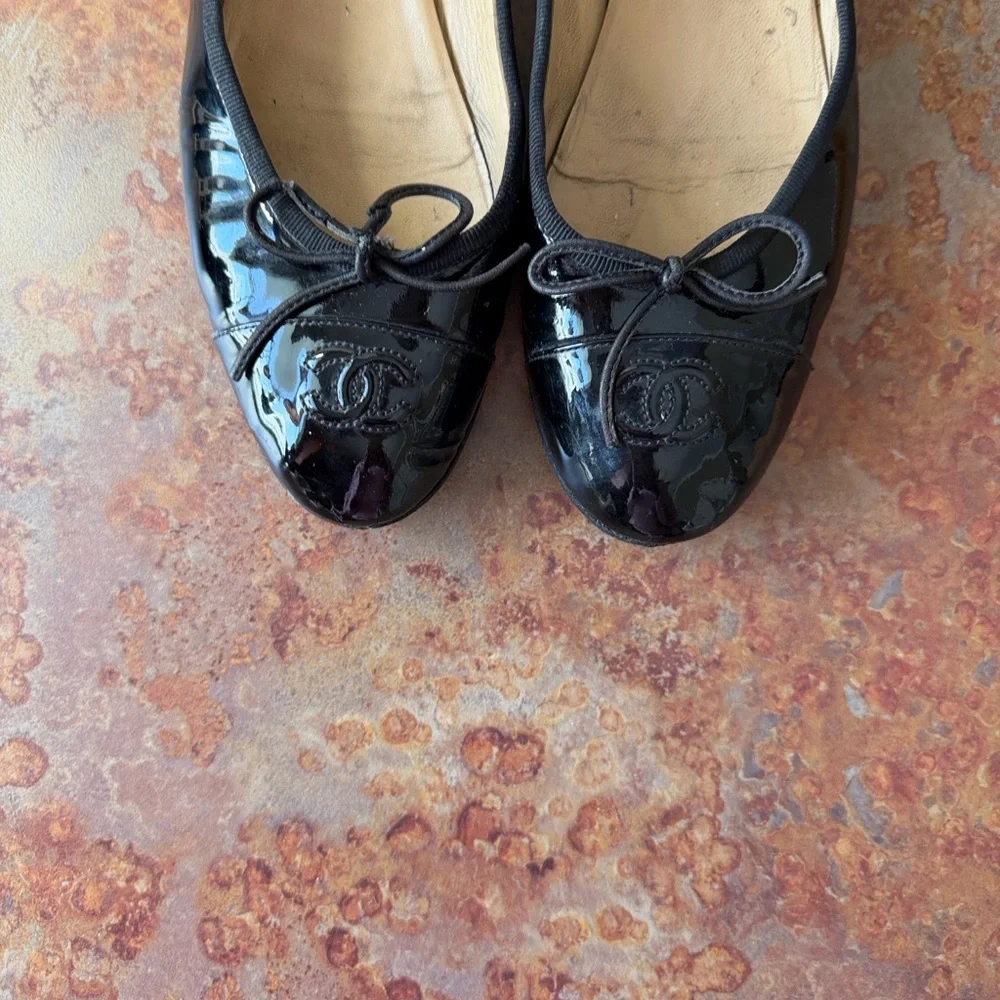 Chanel Black Patent Leather Ballet Flats with Bow 38 - Picture 13 of 15